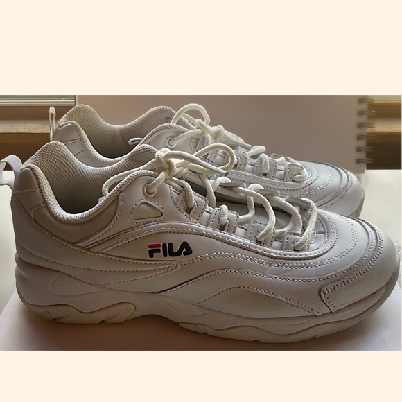FILA Women’s Disarray White Tennis Sneakers Shoes
Size US 10 - Picture 2 of 9